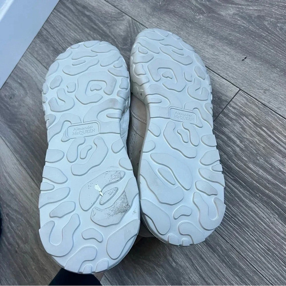 Alexander McQueen
Alexander Mcqueen Man's White Suede Leather Sneakers NIB - Picture 5 of 13